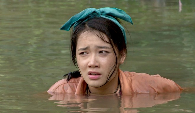 Nha Phuong suyt chet vi cuu nguoi yeu trong phim-Hinh-3
